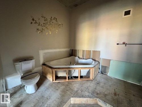 502 10179 105 Street, Edmonton, AB - Indoor Photo Showing Bathroom