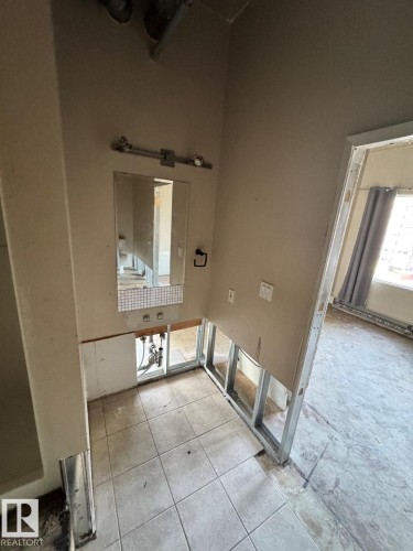 502 10179 105 Street, Edmonton, AB - Indoor