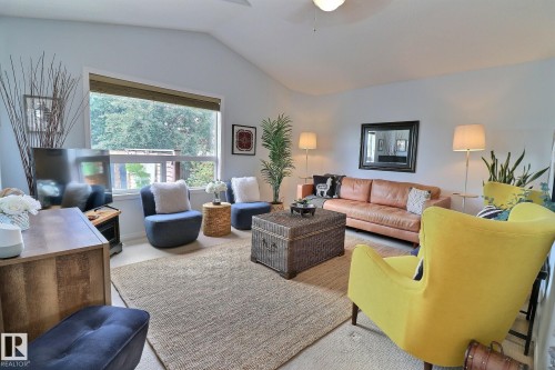 4343 Mcmullen Way, Edmonton, AB - Indoor Photo Showing Living Room