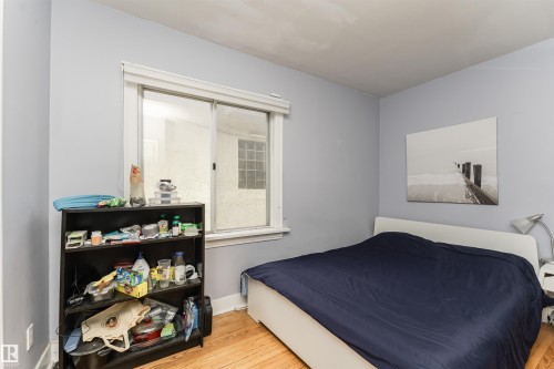 10918 84 Avenue, Edmonton, AB - Indoor Photo Showing Bedroom