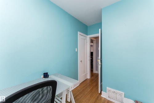 10918 84 Avenue, Edmonton, AB - Indoor