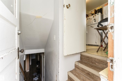10922 84 Avenue, Edmonton, AB - Indoor Photo Showing Other Room