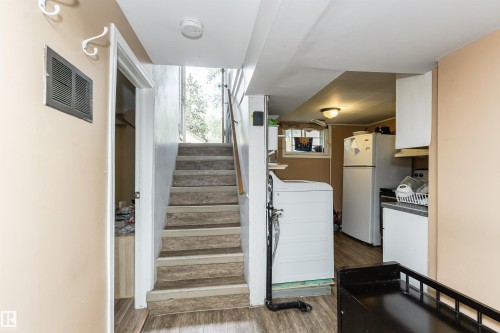 10922 84 Avenue, Edmonton, AB - Indoor Photo Showing Other Room