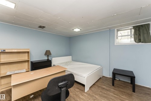 10922 84 Avenue, Edmonton, AB - Indoor Photo Showing Office