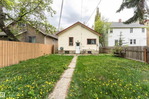 10922 84 Avenue, Edmonton, AB - Outdoor