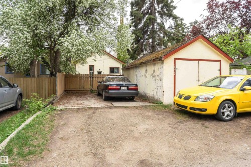 10922 84 Avenue, Edmonton, AB - Outdoor