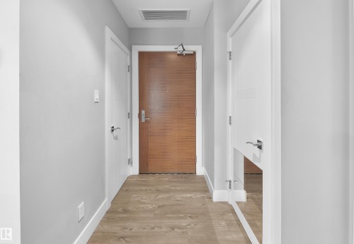 502 11969 Jasper Avenue, Edmonton, AB - Indoor Photo Showing Other Room