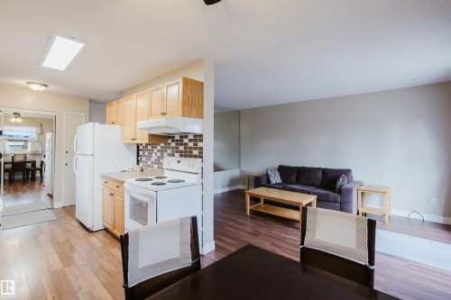 13037 127 Street, Edmonton, AB - Indoor Photo Showing Kitchen