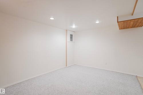 13037 127 Street, Edmonton, AB - Indoor