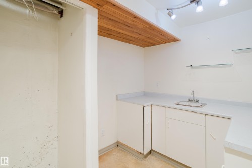 13037 127 Street, Edmonton, AB - Indoor Photo Showing Other Room
