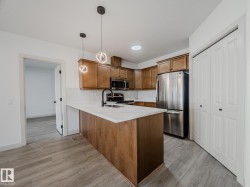 33 2565 HANNA Crescent NW  Edmonton, AB T6R 0M4