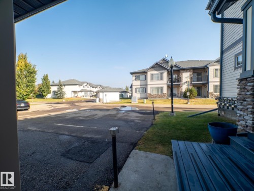 33 2565 Hanna Crescent Nw, Edmonton, AB - Outdoor