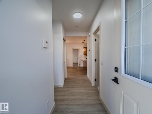 33 2565 Hanna Crescent Nw, Edmonton, AB - Indoor Photo Showing Other Room