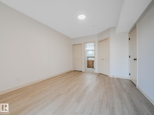 33 2565 Hanna Crescent Nw, Edmonton, AB - Indoor Photo Showing Other Room