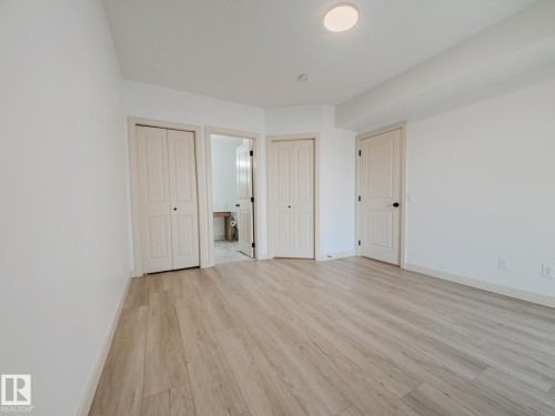 33 2565 Hanna Crescent Nw, Edmonton, AB - Indoor Photo Showing Other Room