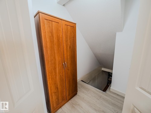 33 2565 Hanna Crescent Nw, Edmonton, AB - Indoor Photo Showing Other Room