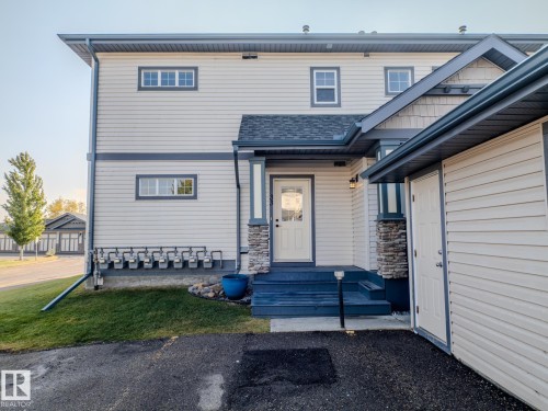 33 2565 Hanna Crescent Nw, Edmonton, AB - Outdoor