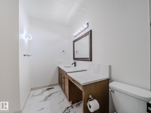 33 2565 Hanna Crescent Nw, Edmonton, AB - Indoor Photo Showing Bathroom