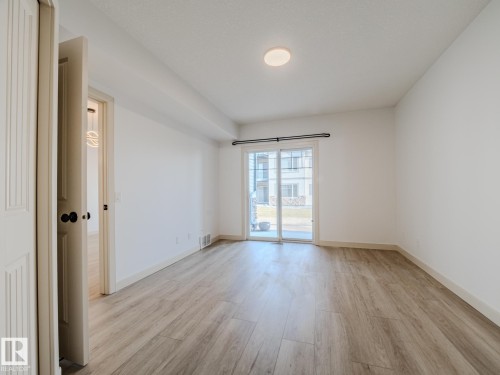 33 2565 Hanna Crescent Nw, Edmonton, AB - Indoor Photo Showing Other Room