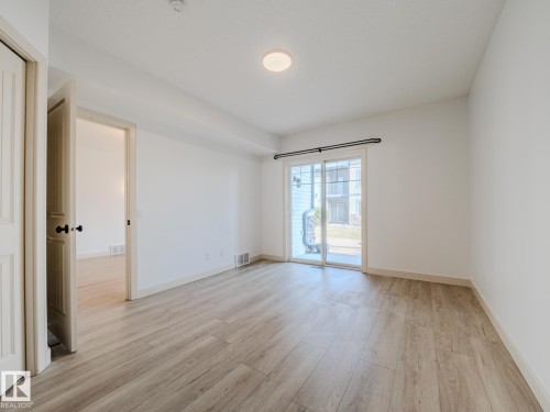33 2565 Hanna Crescent Nw, Edmonton, AB - Indoor Photo Showing Other Room