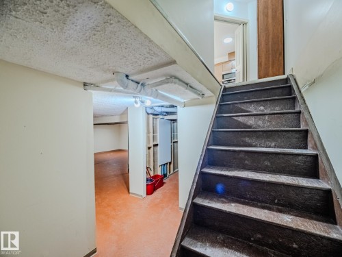 33 2565 Hanna Crescent Nw, Edmonton, AB - Indoor Photo Showing Other Room