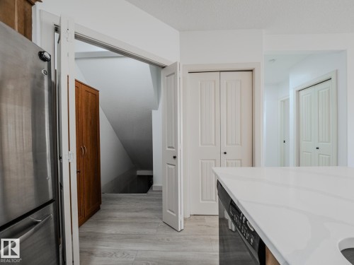 33 2565 Hanna Crescent Nw, Edmonton, AB - Indoor