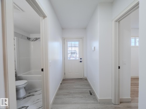 33 2565 Hanna Crescent Nw, Edmonton, AB - Indoor Photo Showing Other Room