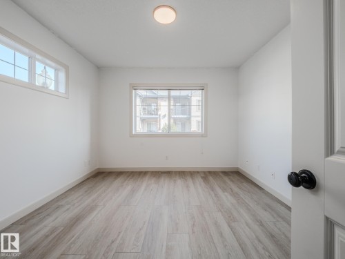 33 2565 Hanna Crescent Nw, Edmonton, AB - Indoor Photo Showing Other Room