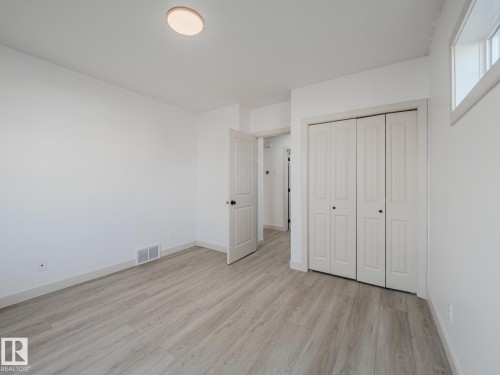 33 2565 Hanna Crescent Nw, Edmonton, AB - Indoor Photo Showing Other Room