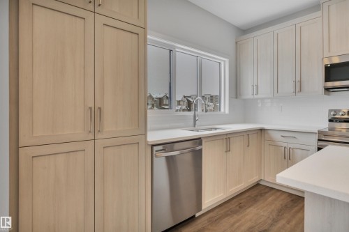 8929 Elves Loop, Edmonton, AB - Indoor Photo Showing Kitchen