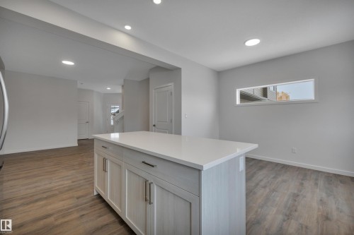 8929 Elves Loop, Edmonton, AB - Indoor