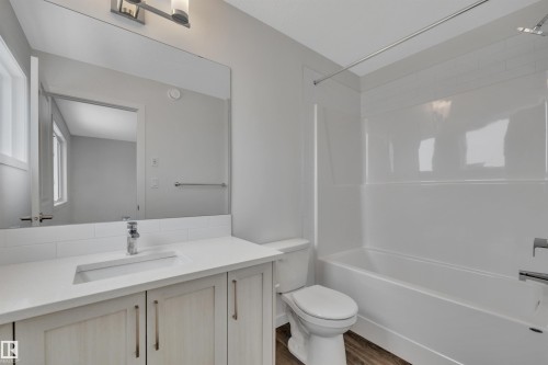 8929 Elves Loop, Edmonton, AB - Indoor Photo Showing Bathroom