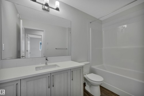 8929 Elves Loop, Edmonton, AB - Indoor Photo Showing Bathroom