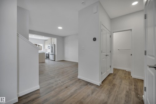 8929 Elves Loop, Edmonton, AB - Indoor Photo Showing Other Room