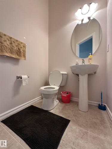4619 151 Avenue, Edmonton, AB - Indoor Photo Showing Bathroom