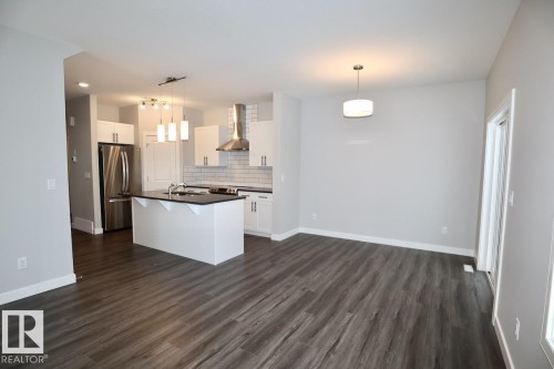 Upper 9406 Pear Crescent, Edmonton, AB - Indoor Photo Showing Kitchen With Upgraded Kitchen