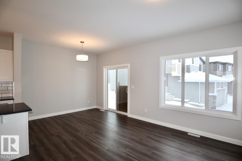 Upper 9406 Pear Crescent, Edmonton, AB - Indoor Photo Showing Other Room