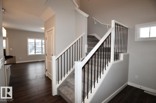 Upper 9406 Pear Crescent, Edmonton, AB - Indoor Photo Showing Other Room