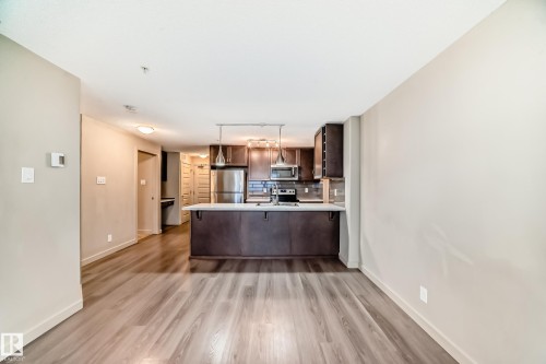 303 4008 Savaryn Drive, Edmonton, AB - Indoor Photo Showing Kitchen