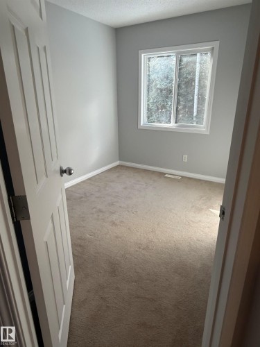 10, 624 41 Street, Edson, AB - Indoor Photo Showing Other Room