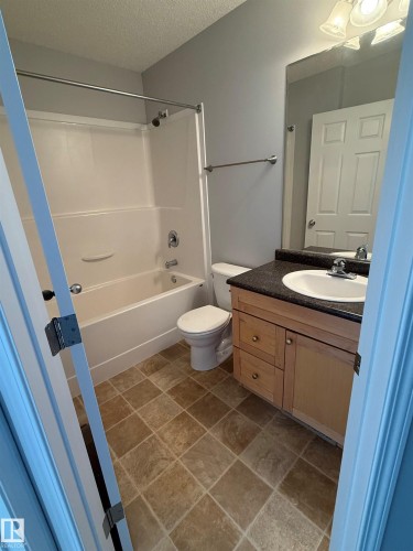 10, 624 41 Street, Edson, AB - Indoor Photo Showing Bathroom