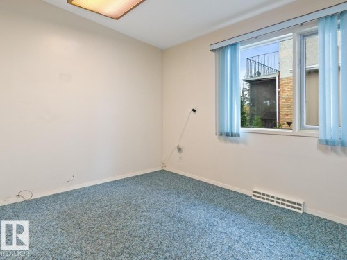 7404 Rowland Road, Edmonton, AB - Indoor Photo Showing Other Room