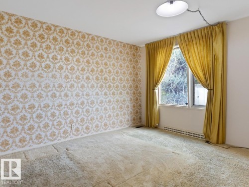 7404 Rowland Road, Edmonton, AB - Indoor