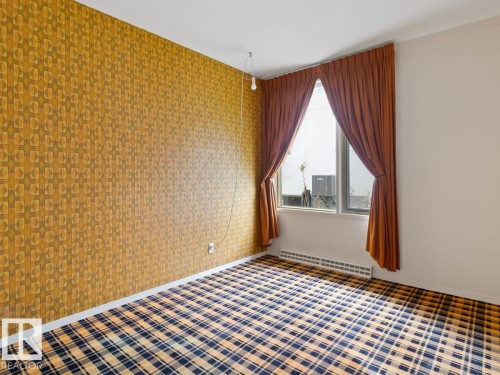 7404 Rowland Road, Edmonton, AB - Indoor