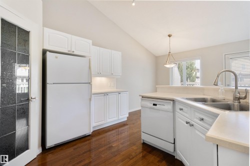 7 10848 8 Avenue, Edmonton, AB - Indoor Photo Showing Kitchen With Double Sink