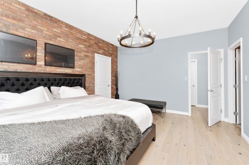 104 9804 101 Street, Edmonton, AB - Indoor Photo Showing Bedroom