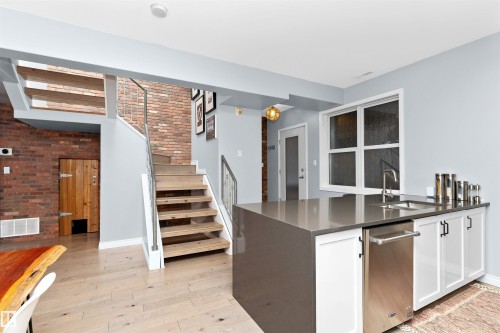 104 9804 101 Street, Edmonton, AB - Indoor