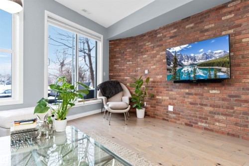 104 9804 101 Street, Edmonton, AB - Indoor
