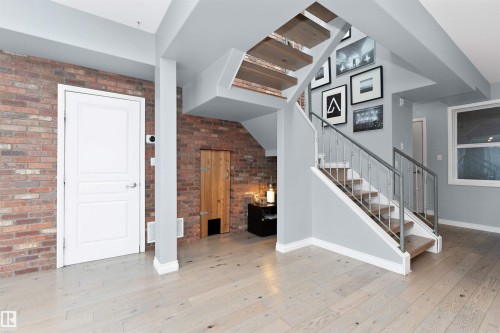 104 9804 101 Street, Edmonton, AB - Indoor Photo Showing Other Room