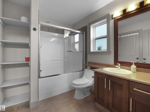 2435 Hagen Way, Edmonton, AB - Indoor Photo Showing Bathroom